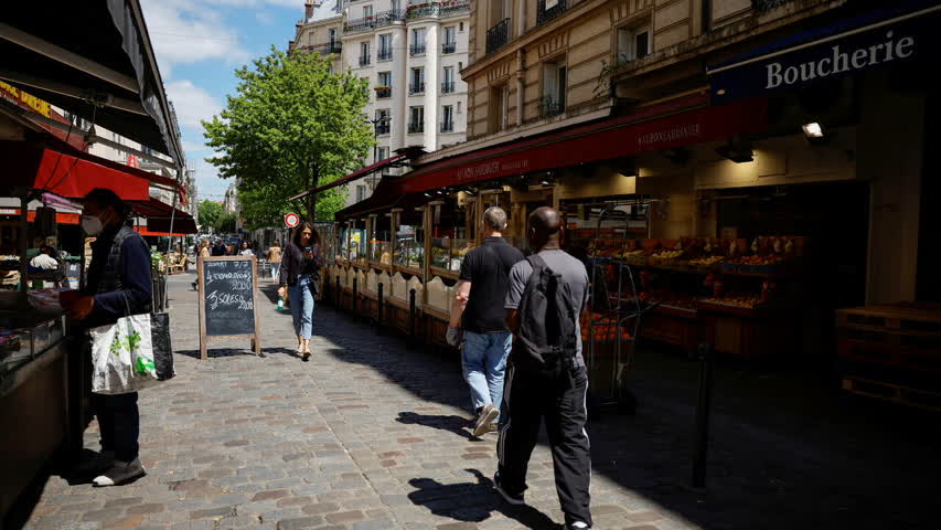 Фото - Во Франции пригрозили штрафами за открытые двери магазинов